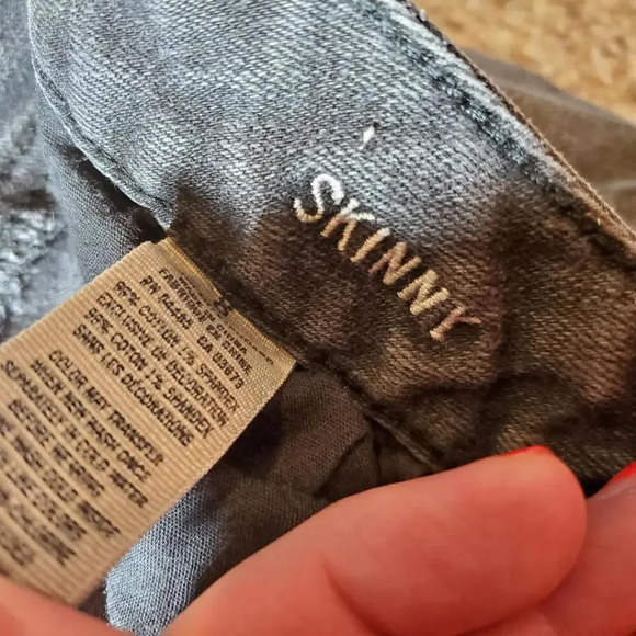 American Eagle Black Super Stretch Skinny Size 8 Regular Jeans - Picture 5 of 15